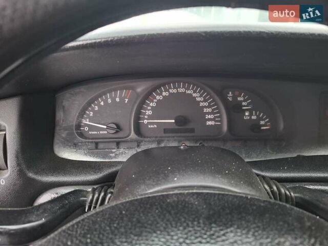 Белый Опель Вектра, объемом двигателя 1.8 л и пробегом 200 тыс. км за 1750 $, фото 6 на Automoto.ua