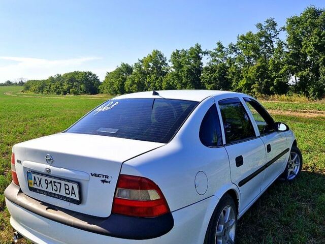 Білий Опель Вектра, об'ємом двигуна 1.8 л та пробігом 375 тис. км за 1900 $, фото 4 на Automoto.ua