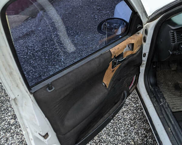 Білий Опель Вектра, об'ємом двигуна 1.8 л та пробігом 308 тис. км за 1400 $, фото 12 на Automoto.ua