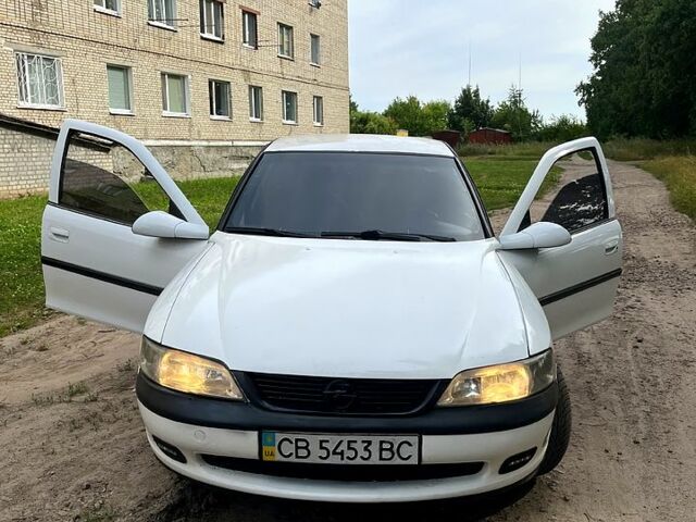 Белый Опель Вектра, объемом двигателя 1.8 л и пробегом 300 тыс. км за 2500 $, фото 12 на Automoto.ua