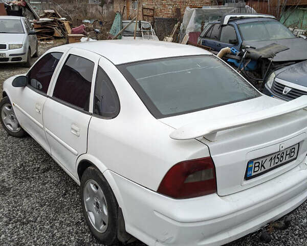 Білий Опель Вектра, об'ємом двигуна 1.8 л та пробігом 308 тис. км за 1400 $, фото 10 на Automoto.ua