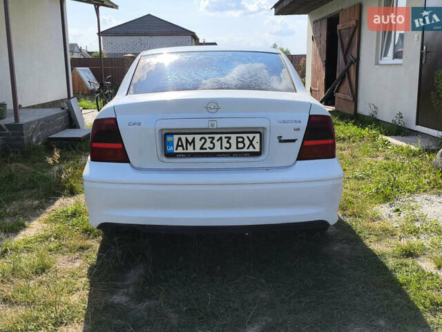 Белый Опель Вектра, объемом двигателя 1.8 л и пробегом 400 тыс. км за 2700 $, фото 4 на Automoto.ua