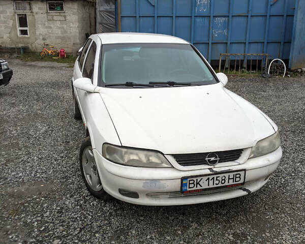 Білий Опель Вектра, об'ємом двигуна 1.8 л та пробігом 308 тис. км за 1400 $, фото 2 на Automoto.ua