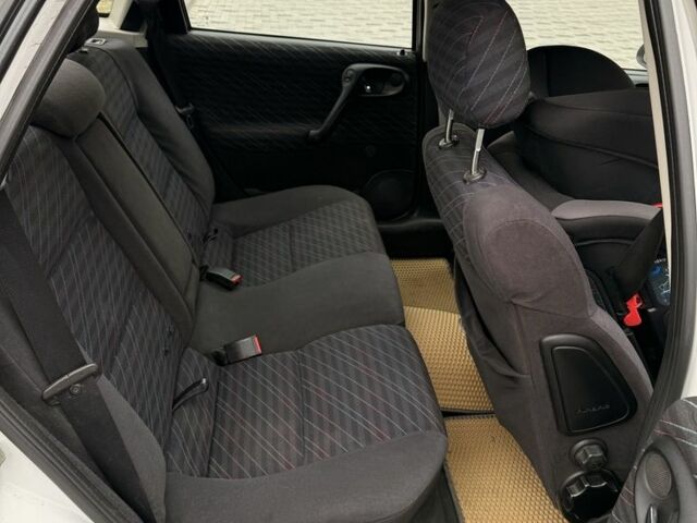 Белый Опель Вектра, объемом двигателя 1.8 л и пробегом 340 тыс. км за 3500 $, фото 6 на Automoto.ua