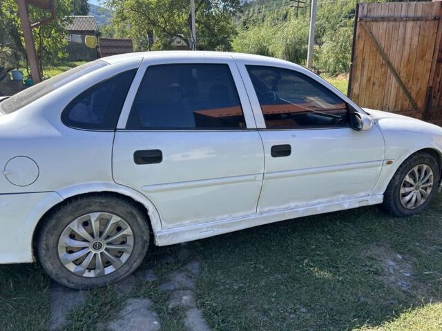 Білий Опель Вектра, об'ємом двигуна 1.8 л та пробігом 250 тис. км за 1205 $, фото 6 на Automoto.ua