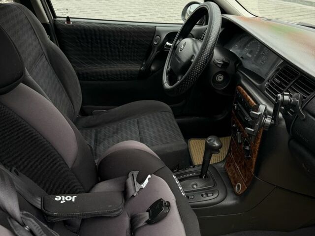 Белый Опель Вектра, объемом двигателя 1.8 л и пробегом 340 тыс. км за 3500 $, фото 3 на Automoto.ua