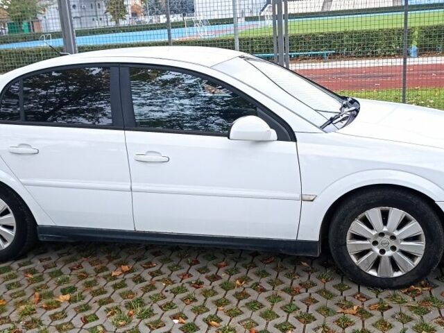 Белый Опель Вектра, объемом двигателя 2 л и пробегом 370 тыс. км за 2800 $, фото 3 на Automoto.ua