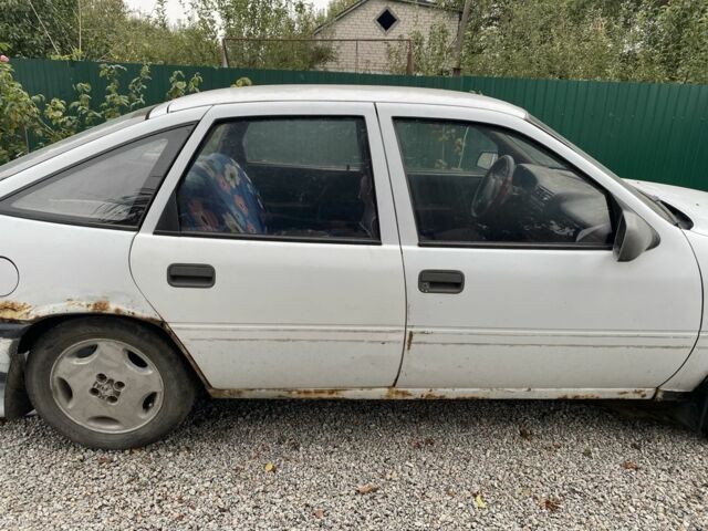Белый Опель Вектра, объемом двигателя 0 л и пробегом 3 тыс. км за 480 $, фото 3 на Automoto.ua