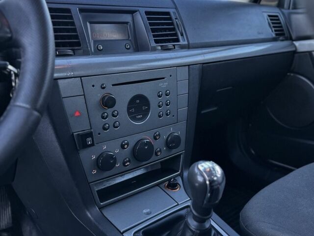 Білий Опель Вектра, об'ємом двигуна 1.8 л та пробігом 400 тис. км за 3450 $, фото 19 на Automoto.ua