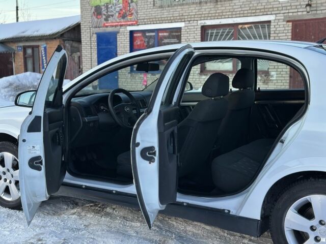 Білий Опель Вектра, об'ємом двигуна 1.8 л та пробігом 400 тис. км за 3450 $, фото 10 на Automoto.ua