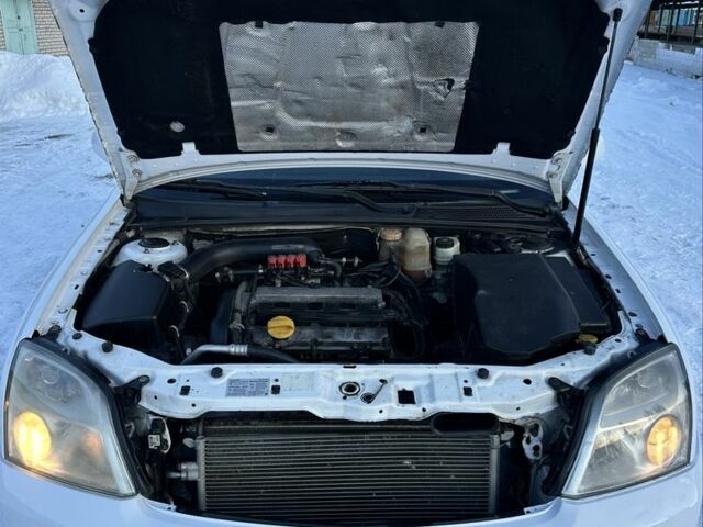 Білий Опель Вектра, об'ємом двигуна 1.8 л та пробігом 400 тис. км за 3450 $, фото 21 на Automoto.ua