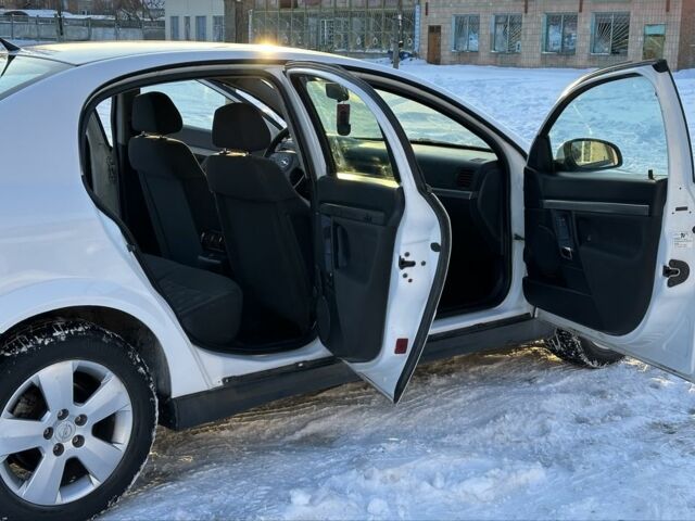 Білий Опель Вектра, об'ємом двигуна 1.8 л та пробігом 400 тис. км за 3450 $, фото 11 на Automoto.ua