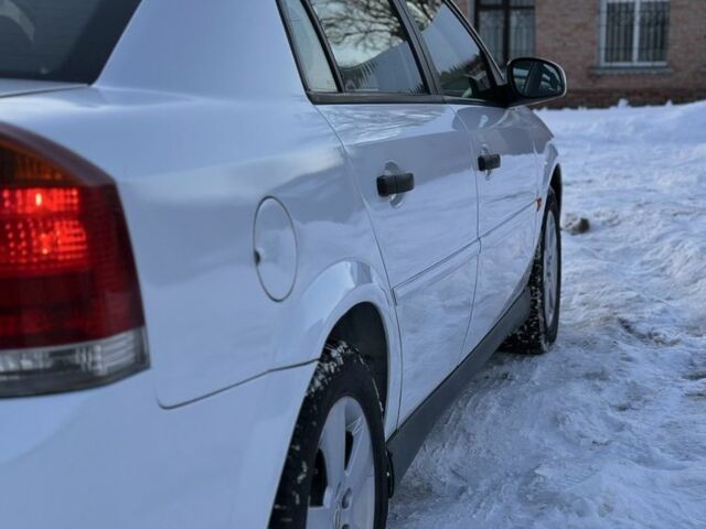 Білий Опель Вектра, об'ємом двигуна 1.8 л та пробігом 400 тис. км за 3450 $, фото 6 на Automoto.ua