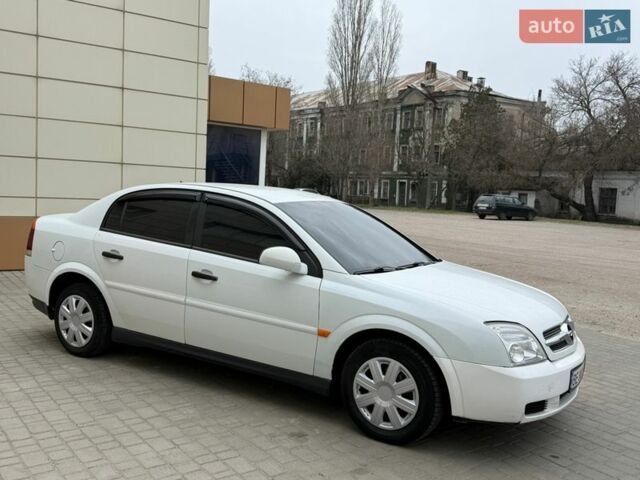 Белый Опель Вектра, объемом двигателя 2 л и пробегом 267 тыс. км за 3550 $, фото 3 на Automoto.ua