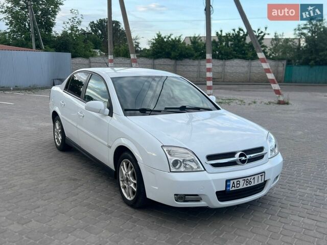 Белый Опель Вектра, объемом двигателя 2 л и пробегом 290 тыс. км за 3900 $, фото 7 на Automoto.ua
