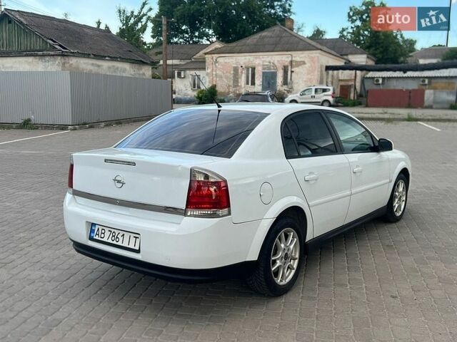 Білий Опель Вектра, об'ємом двигуна 2 л та пробігом 290 тис. км за 4200 $, фото 4 на Automoto.ua
