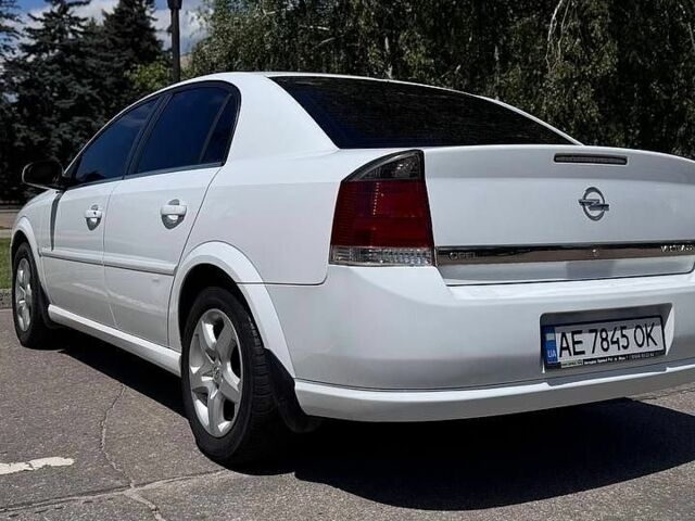 Белый Опель Вектра, объемом двигателя 2.2 л и пробегом 250 тыс. км за 5800 $, фото 2 на Automoto.ua