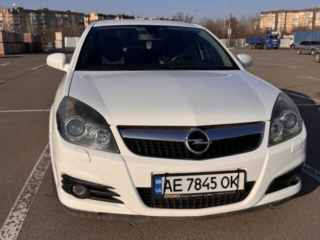 Білий Опель Вектра, об'ємом двигуна 2.2 л та пробігом 249 тис. км за 5900 $, фото 1 на Automoto.ua