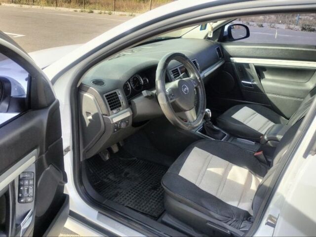 Білий Опель Вектра, об'ємом двигуна 2.2 л та пробігом 249 тис. км за 5900 $, фото 7 на Automoto.ua