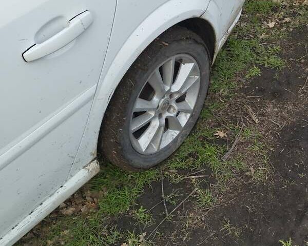 Белый Опель Вектра, объемом двигателя 2.2 л и пробегом 250 тыс. км за 4300 $, фото 7 на Automoto.ua