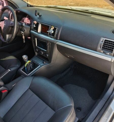 Белый Опель Вектра, объемом двигателя 2.2 л и пробегом 211 тыс. км за 7000 $, фото 16 на Automoto.ua