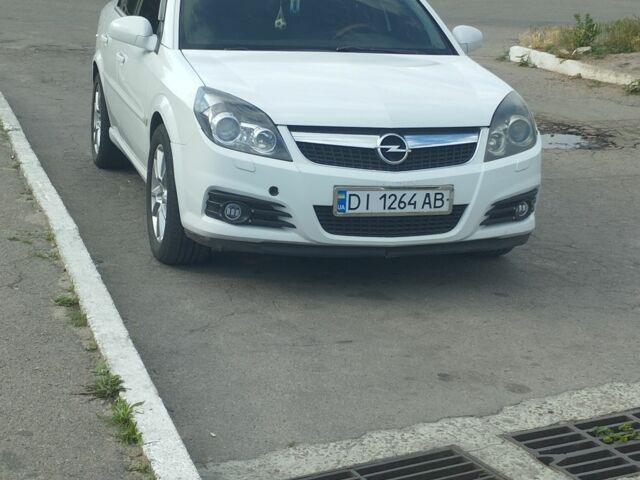 Білий Опель Вектра, об'ємом двигуна 2.2 л та пробігом 250 тис. км за 4500 $, фото 2 на Automoto.ua