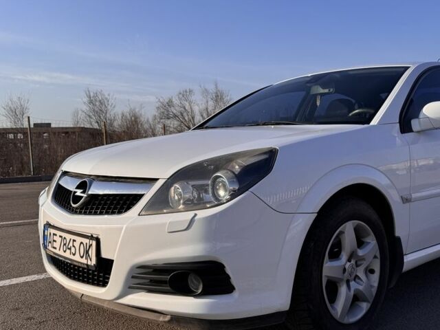 Білий Опель Вектра, об'ємом двигуна 2.2 л та пробігом 249 тис. км за 5900 $, фото 2 на Automoto.ua