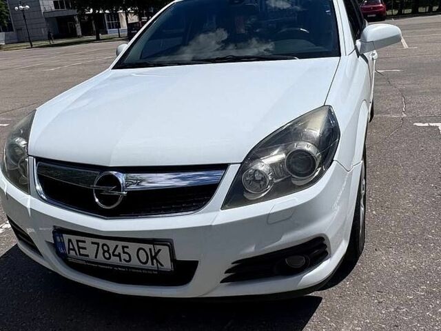 Белый Опель Вектра, объемом двигателя 2.2 л и пробегом 250 тыс. км за 5800 $, фото 1 на Automoto.ua