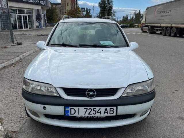 Опель Вектра 1998 в Кривом Роге на Automoto.ua Белый Опель Вектра, объемом двигателя 2 л и пробегом 294 тыс. км за 1599 $, фото 1 на Automoto.ua