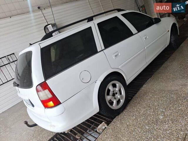 Белый Опель Вектра, объемом двигателя 2 л и пробегом 429 тыс. км за 2600 $, фото 8 на Automoto.ua