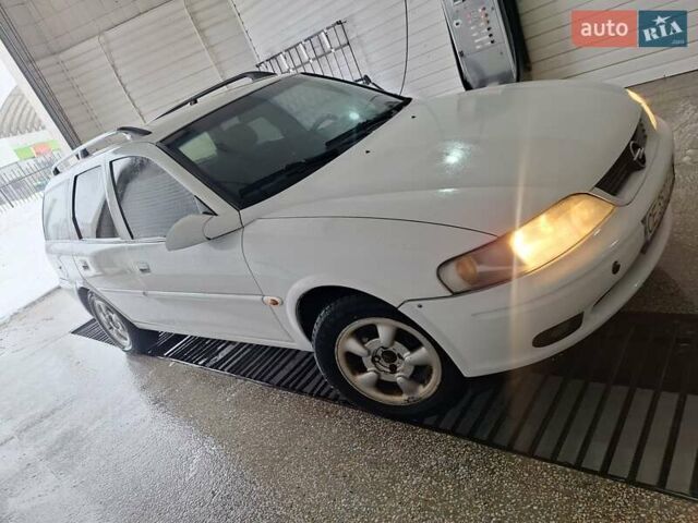 Белый Опель Вектра, объемом двигателя 2 л и пробегом 429 тыс. км за 2600 $, фото 6 на Automoto.ua