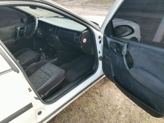 Белый Опель Вектра, объемом двигателя 2 л и пробегом 350 тыс. км за 3000 $, фото 8 на Automoto.ua