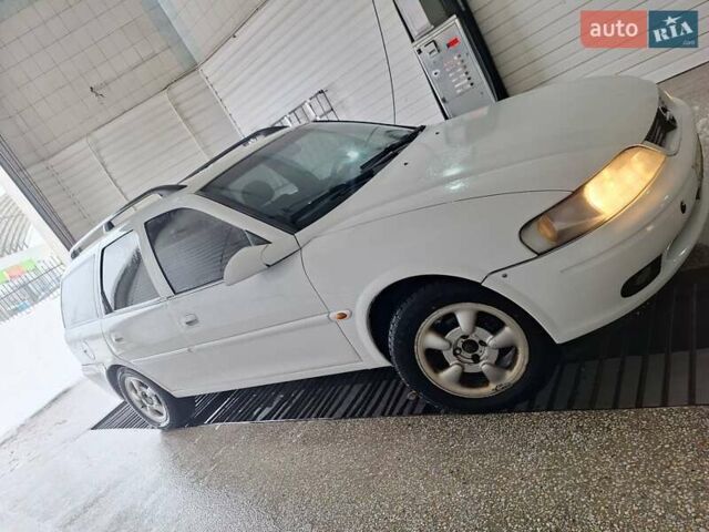 Белый Опель Вектра, объемом двигателя 2 л и пробегом 429 тыс. км за 2600 $, фото 7 на Automoto.ua