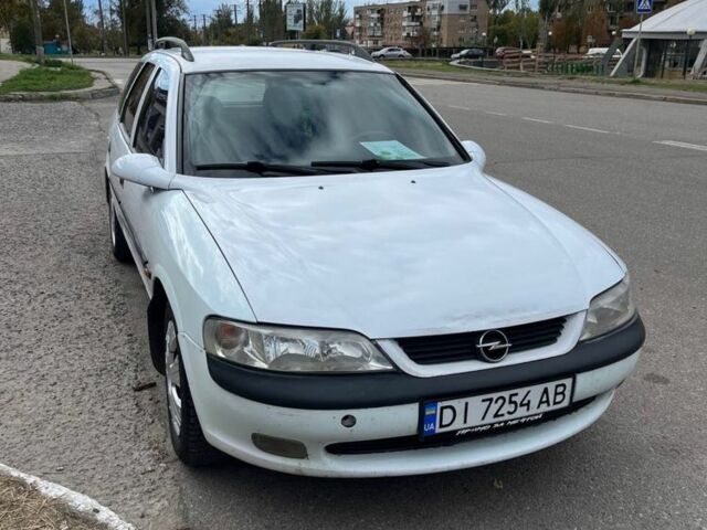 Опель Вектра 1998 в Кривом Роге на Automoto.ua Белый Опель Вектра, объемом двигателя 2 л и пробегом 294 тыс. км за 1599 $, фото 2 на Automoto.ua