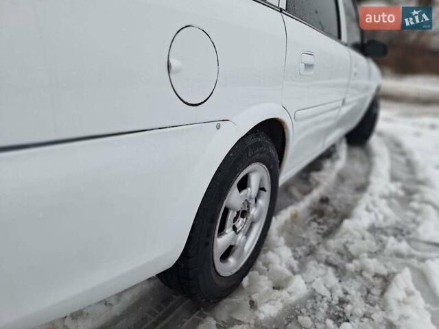 Белый Опель Вектра, объемом двигателя 2 л и пробегом 429 тыс. км за 2500 $, фото 6 на Automoto.ua