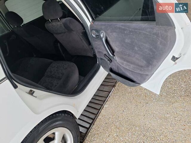 Белый Опель Вектра, объемом двигателя 2 л и пробегом 429 тыс. км за 2600 $, фото 20 на Automoto.ua