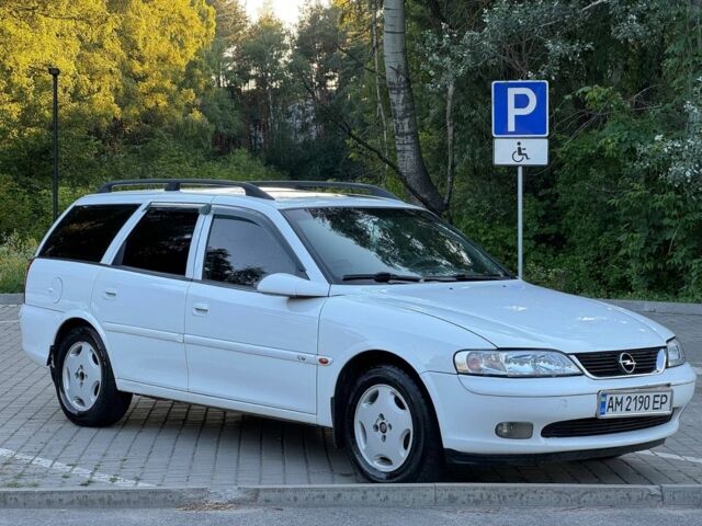 Белый Опель Вектра, объемом двигателя 1.8 л и пробегом 250 тыс. км за 2499 $, фото 3 на Automoto.ua