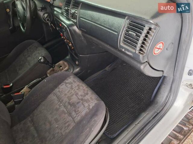 Белый Опель Вектра, объемом двигателя 2 л и пробегом 429 тыс. км за 2600 $, фото 28 на Automoto.ua