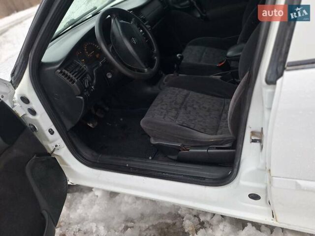 Белый Опель Вектра, объемом двигателя 2 л и пробегом 429 тыс. км за 2500 $, фото 27 на Automoto.ua