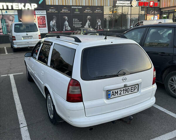 Белый Опель Вектра, объемом двигателя 1.8 л и пробегом 365 тыс. км за 2700 $, фото 3 на Automoto.ua