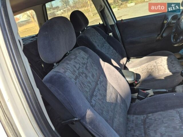 Белый Опель Вектра, объемом двигателя 2 л и пробегом 429 тыс. км за 2600 $, фото 26 на Automoto.ua