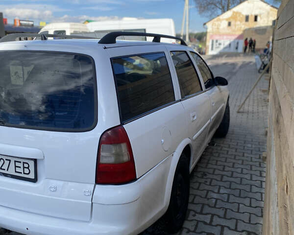 Білий Опель Вектра, об'ємом двигуна 2 л та пробігом 420 тис. км за 2000 $, фото 3 на Automoto.ua