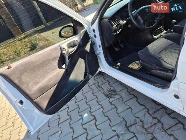 Белый Опель Вектра, объемом двигателя 2 л и пробегом 429 тыс. км за 2600 $, фото 30 на Automoto.ua