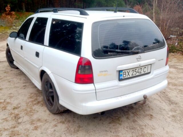 Білий Опель Вектра, об'ємом двигуна 1.8 л та пробігом 337 тис. км за 2500 $, фото 2 на Automoto.ua