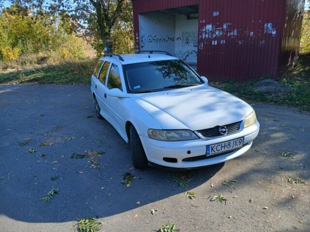 Белый Опель Вектра, объемом двигателя 2 л и пробегом 254 тыс. км за 1253 $, фото 2 на Automoto.ua