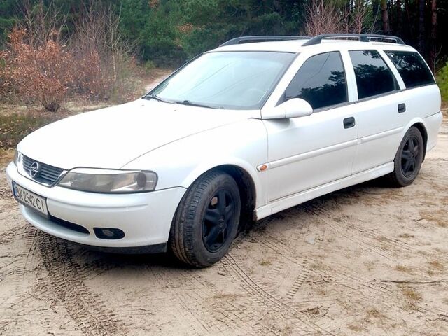 Білий Опель Вектра, об'ємом двигуна 1.8 л та пробігом 337 тис. км за 2500 $, фото 1 на Automoto.ua