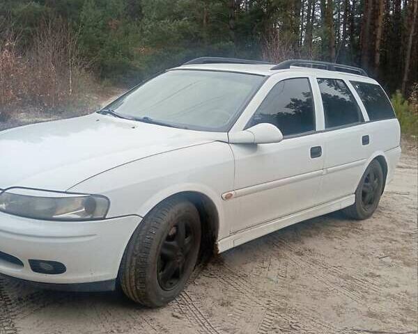 Білий Опель Вектра, об'ємом двигуна 1.8 л та пробігом 330 тис. км за 2500 $, фото 2 на Automoto.ua