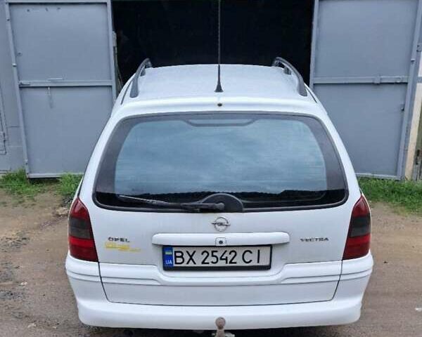 Белый Опель Вектра, объемом двигателя 1.8 л и пробегом 311 тыс. км за 2500 $, фото 4 на Automoto.ua