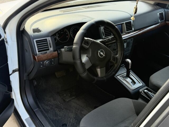 Белый Опель Вектра, объемом двигателя 0 л и пробегом 309 тыс. км за 3950 $, фото 5 на Automoto.ua