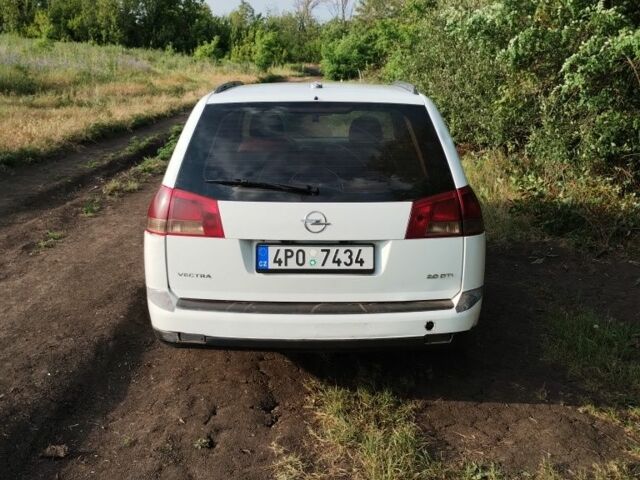 Белый Опель Вектра, объемом двигателя 2 л и пробегом 310 тыс. км за 2700 $, фото 2 на Automoto.ua